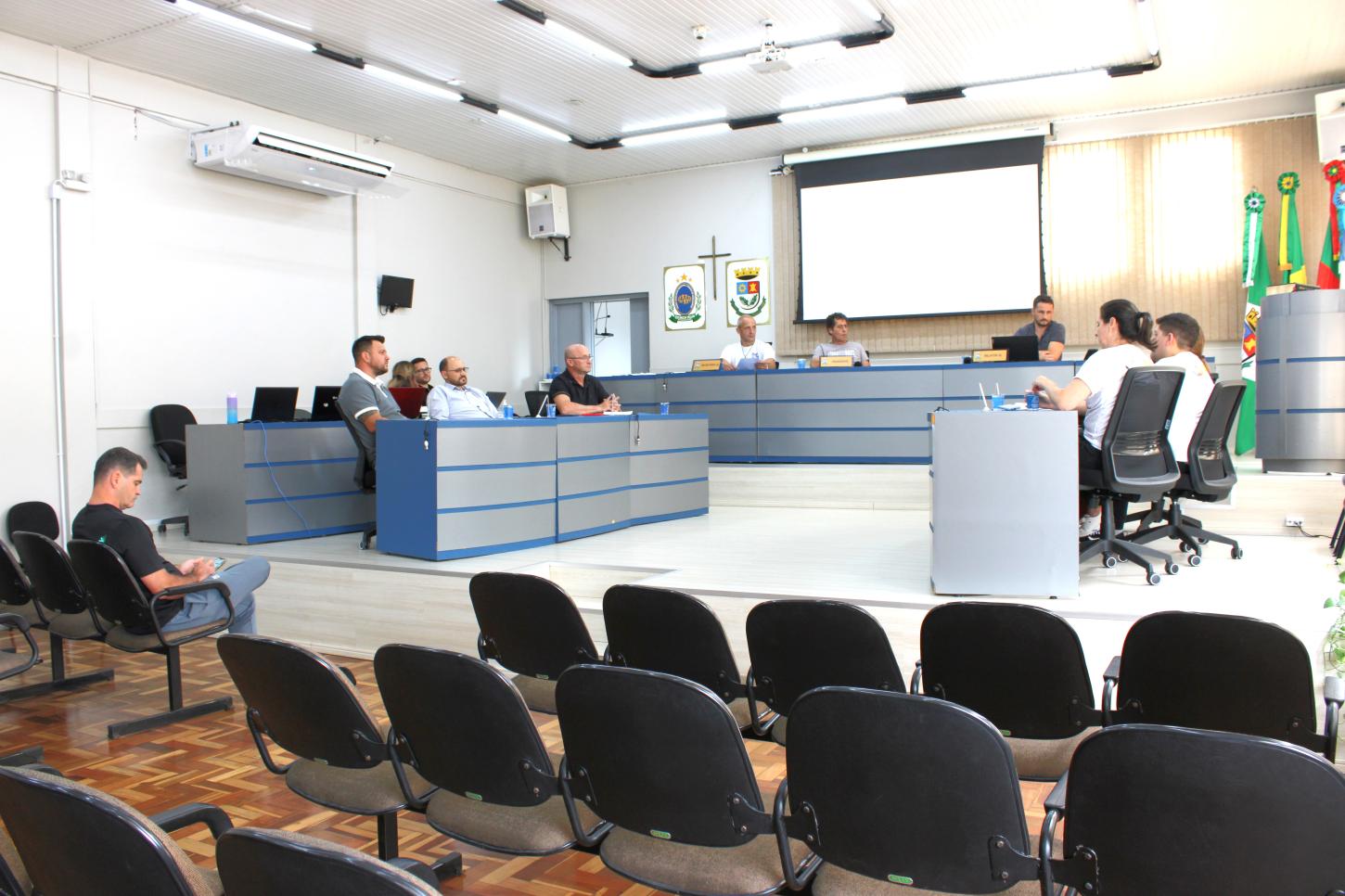 Comissão Parlamentar Fiscalizatória recebe a Secretária de Educação e Cultura de Estância Velha