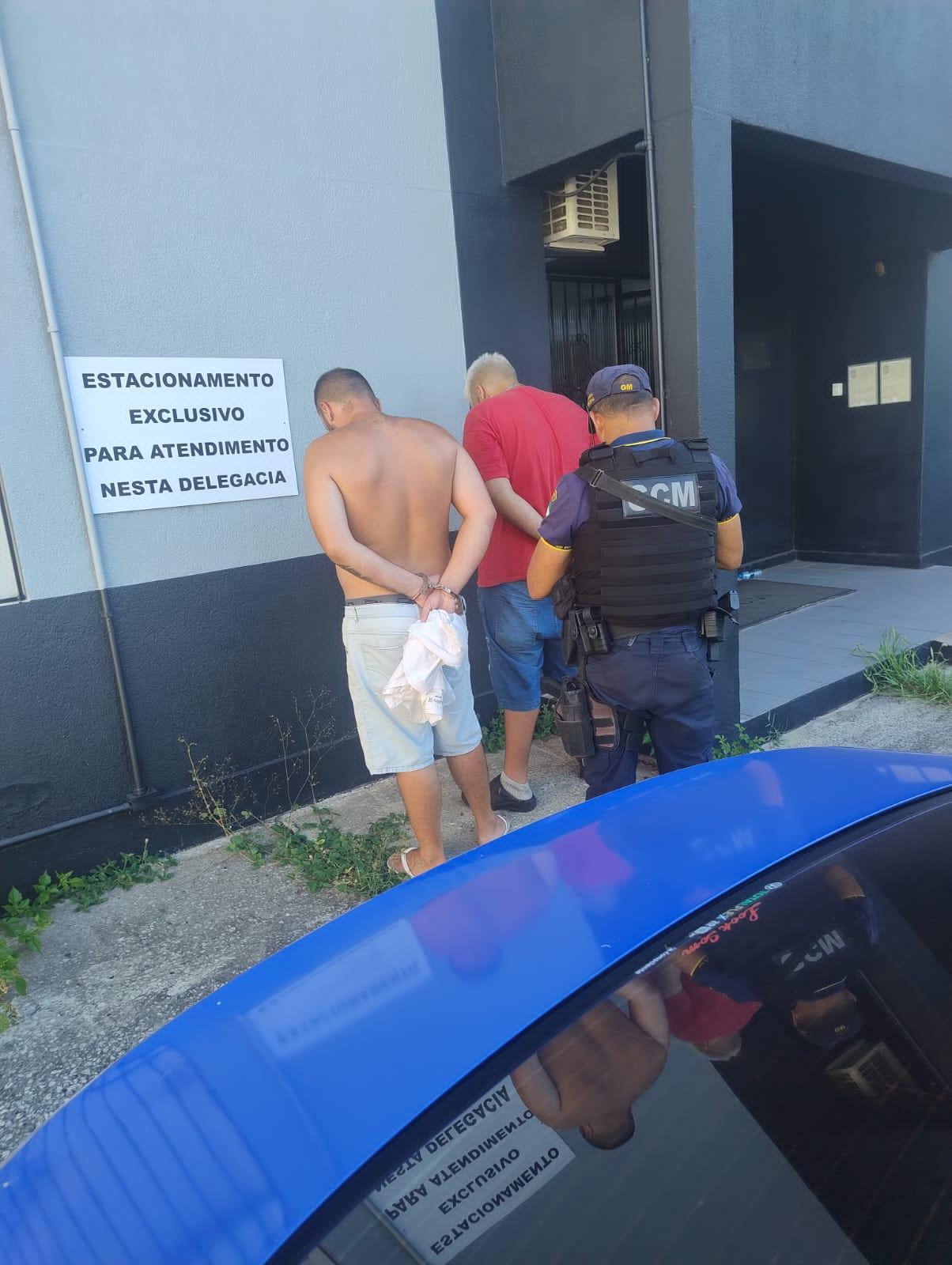 DETIDOS NO VENEZA PELA GCM COM COCAÍNA.