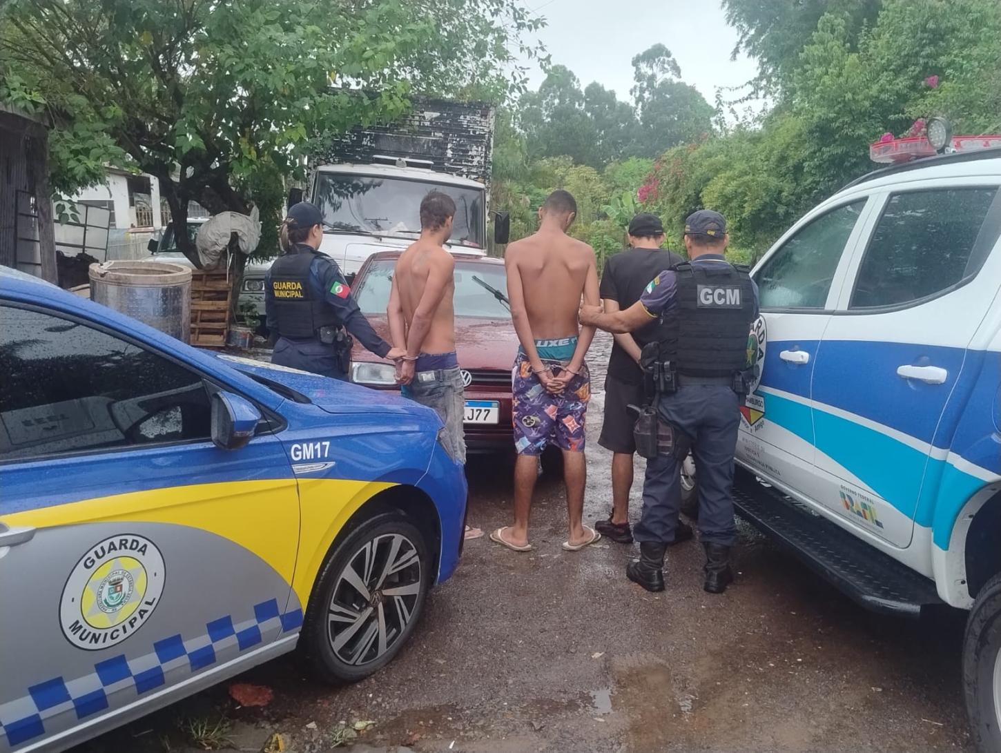 EM RÁPIDA AÇÃO CONJUNTA, GUARDAS MUNICIPAIS DE ESTÂNCIA VELHA E NOVO HAMBURGO PRENDEM HOMEM COM CARRO ROUBADO