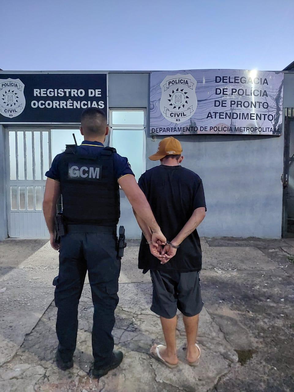 HOMEM PROCURADO POR PENSÃO ALIMENTÍCIA É PRESO DURANTE ABORDAGEM DA GCM