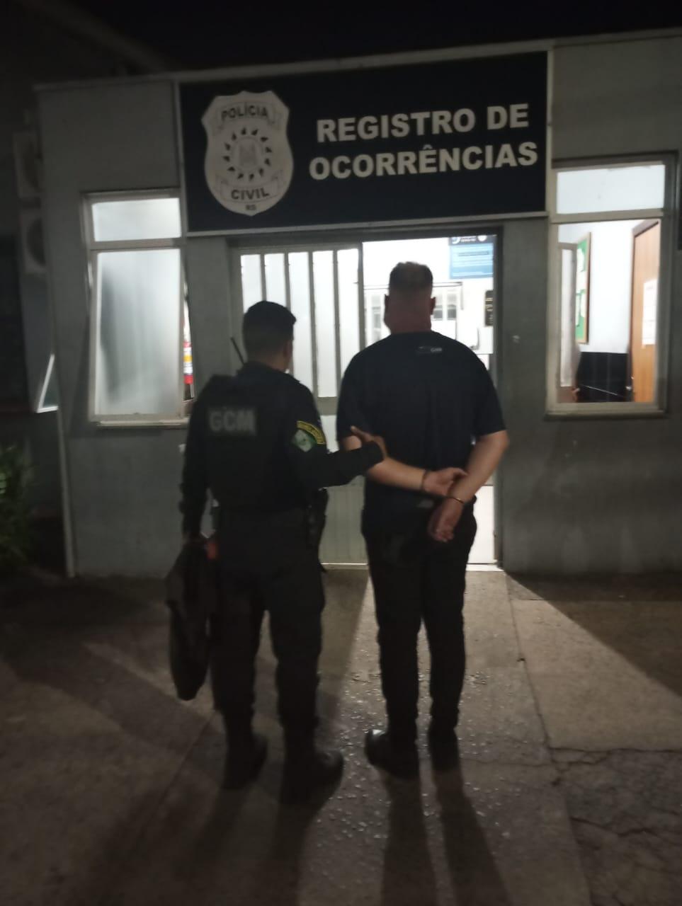CONDUTOR EMBRIAGADO É PRESO PELA GCM DE ESTÂNCIA VELHA