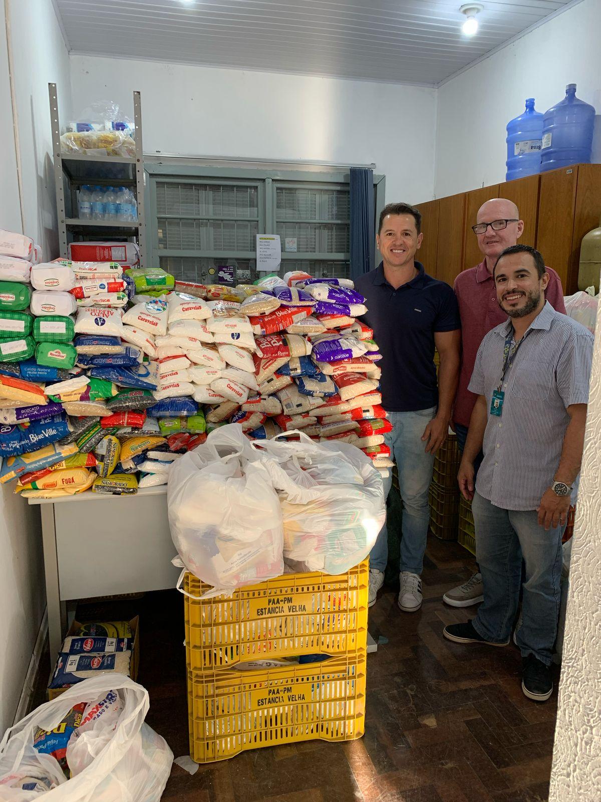 Estância Night Run arrecada 860 quilos de alimentos