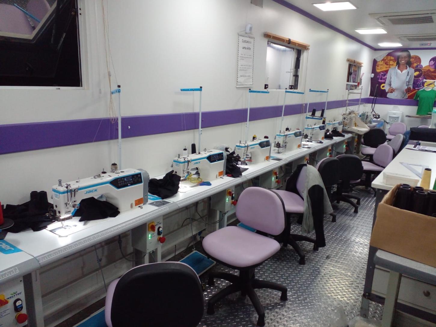 Estância Velha oferece cursos profissionalizantes de costura industrial