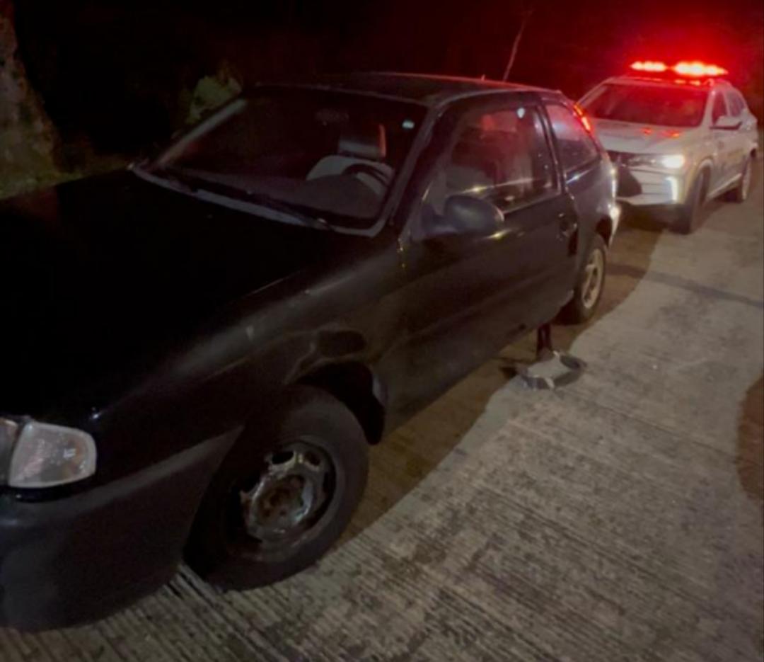 VEICULO FURTADO MOVIMENTA INÍCIO DE NOITE EM ESTÂNCIA VELHA