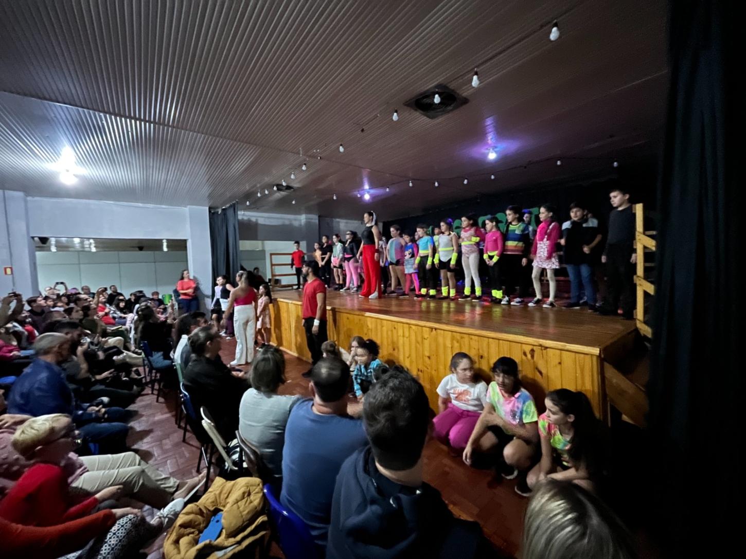 Alunos do Espaço Cultural são destaques no 1° DançArte de Estância Velha