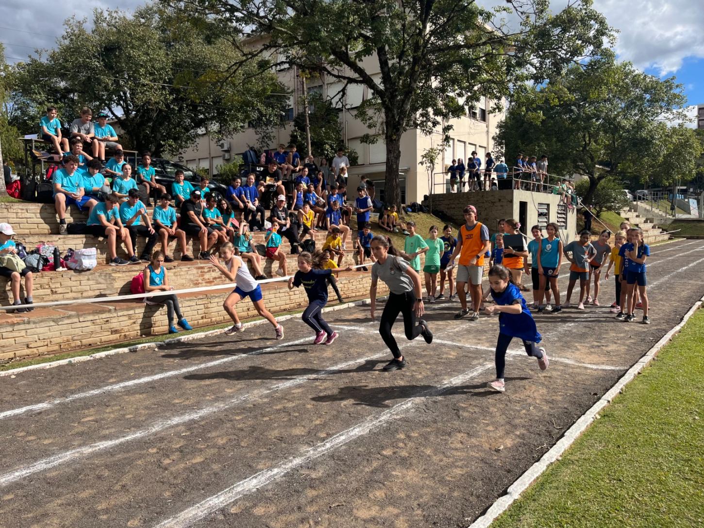 Atletismo reuniu 520 estudantes na primeira etapa da Olimpíada Escolar 2025