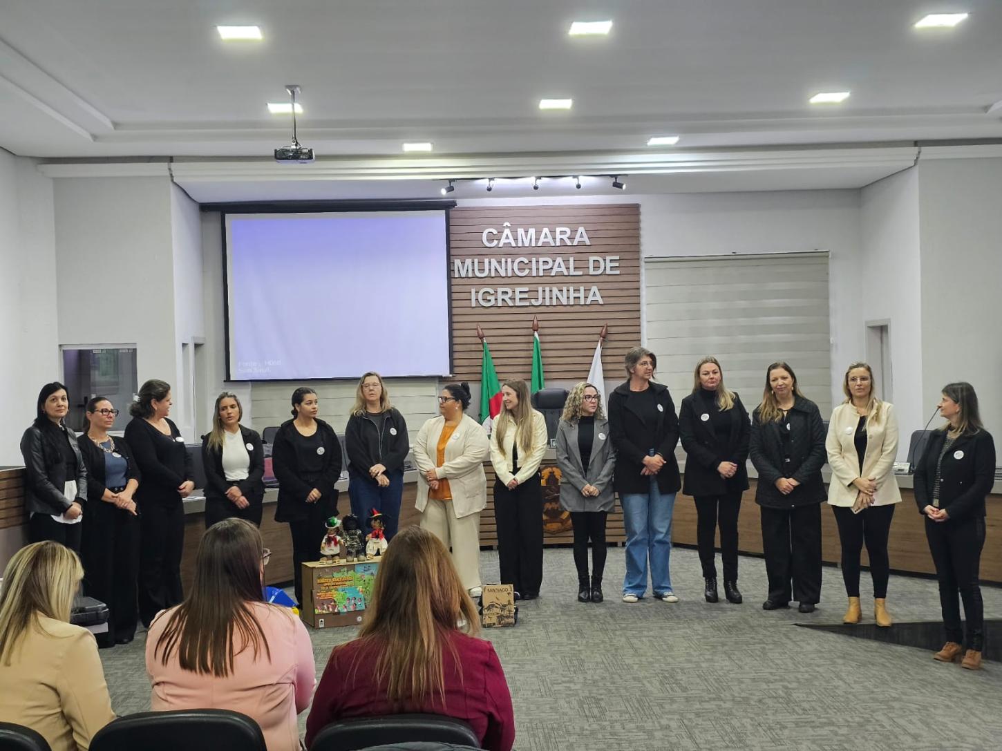 Conselho Municipal de Educação participa de reunião regional da AMVAG/AMPARA em Igrejinha