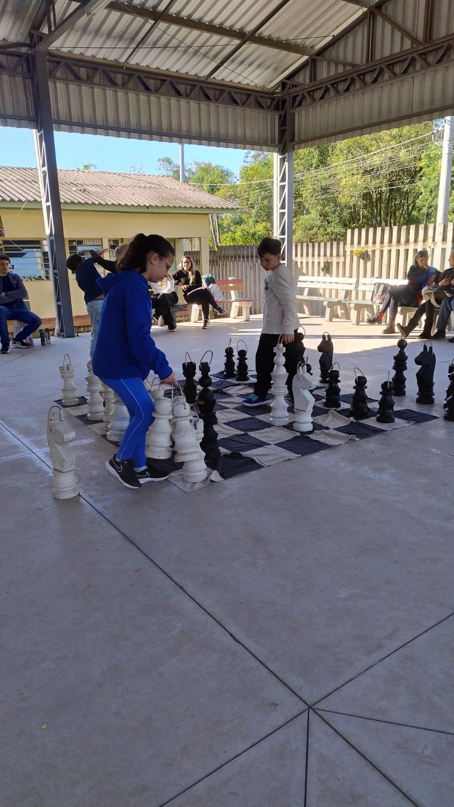 EMEF Anita Garibaldi realiza Torneio de Xadrez Escolar