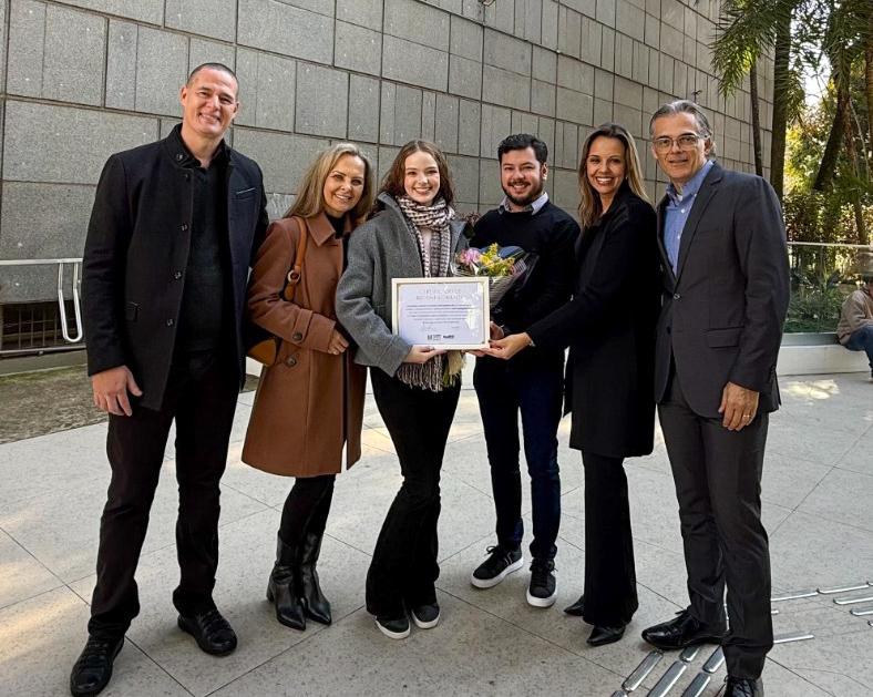 Estudante é homenageada na Assembleia Legislativa