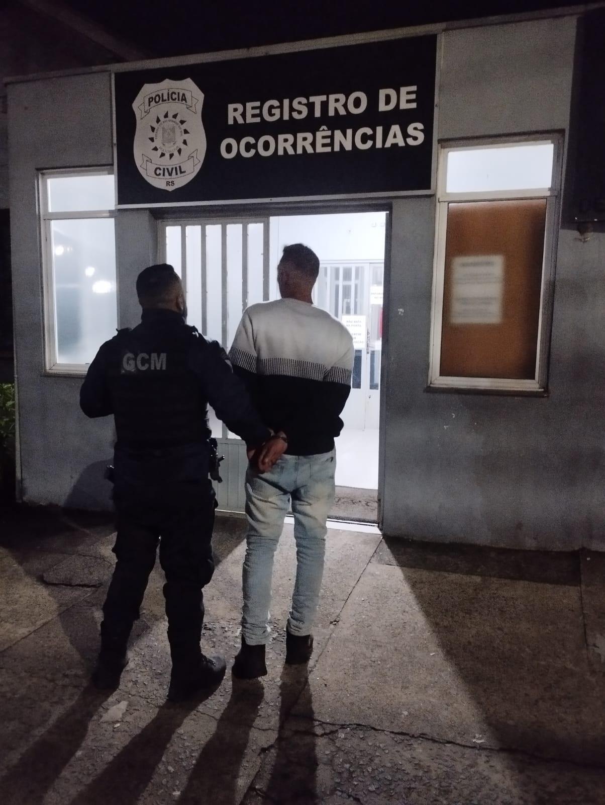 GCM salva mulher de tentativa de sequestro no Centro de Estância Velha.