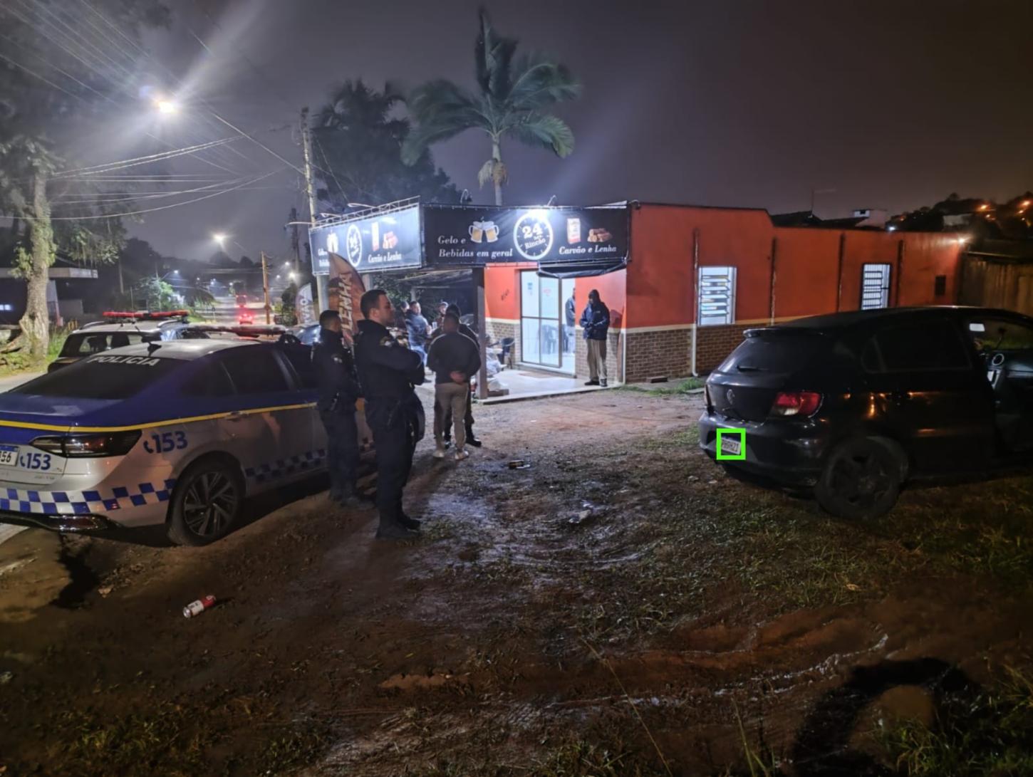HOMEM É PRESO COM CARRO FURTADO NA RUA RINCÃO