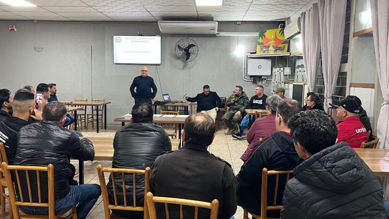 REUNIÃO COMUNITÁRIA DEBATE SEGURANÇA NO BAIRRO RINCÃO