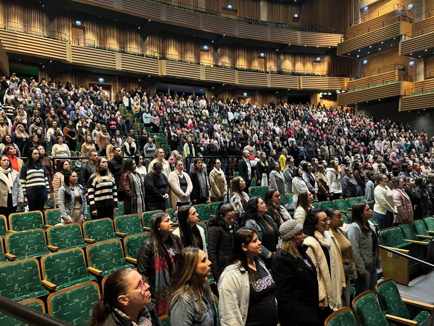 Seminário da Educação reúne rede de ensino de Estância Velha no Teatro Feevale*