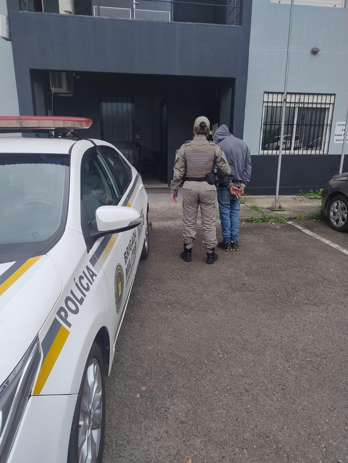 Brigada Militar de Estância Velha prende assaltante em flagrante