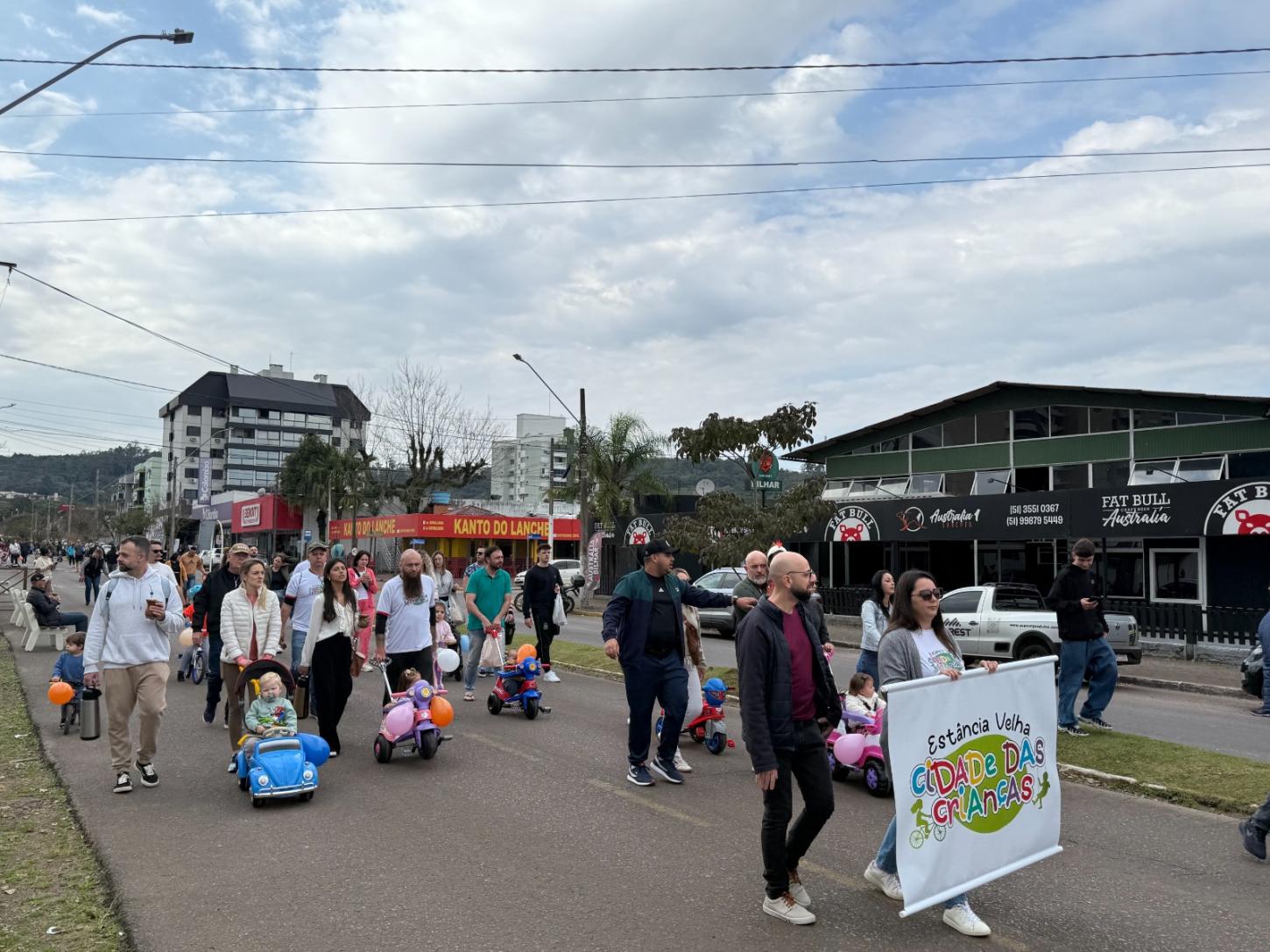 Fofura, brincadeiras e vivências familiares na 1ª Carrinhada de Estância Velha