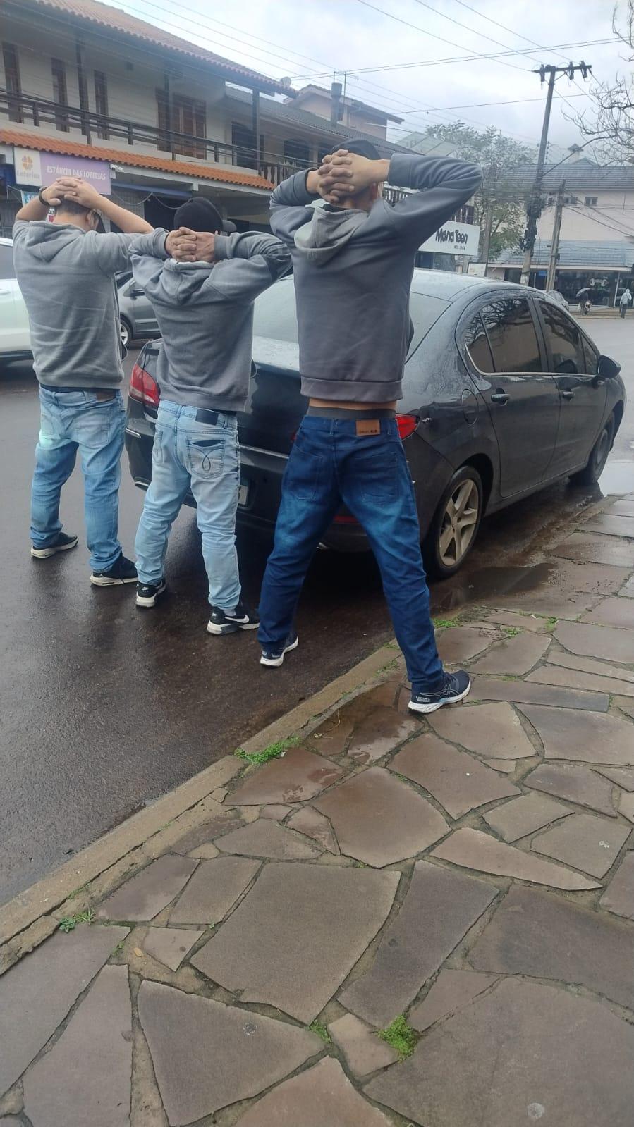 GUARDA CIVIL MUNICIPAL EM ABORDAGEM A SUSPEITOS DE TENTATIVA DE FURTO DE CAMINHÃO EM ESTÂNCIA VELHA