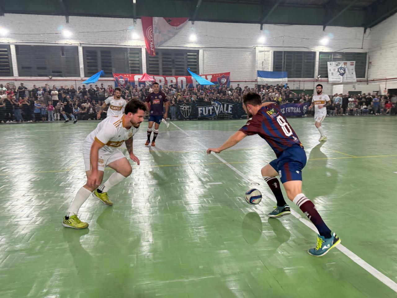 Uclã/Digilmob e Bela Vista/Vivalar/Aves e Cia são os finalistas do Futsal Série Ouro