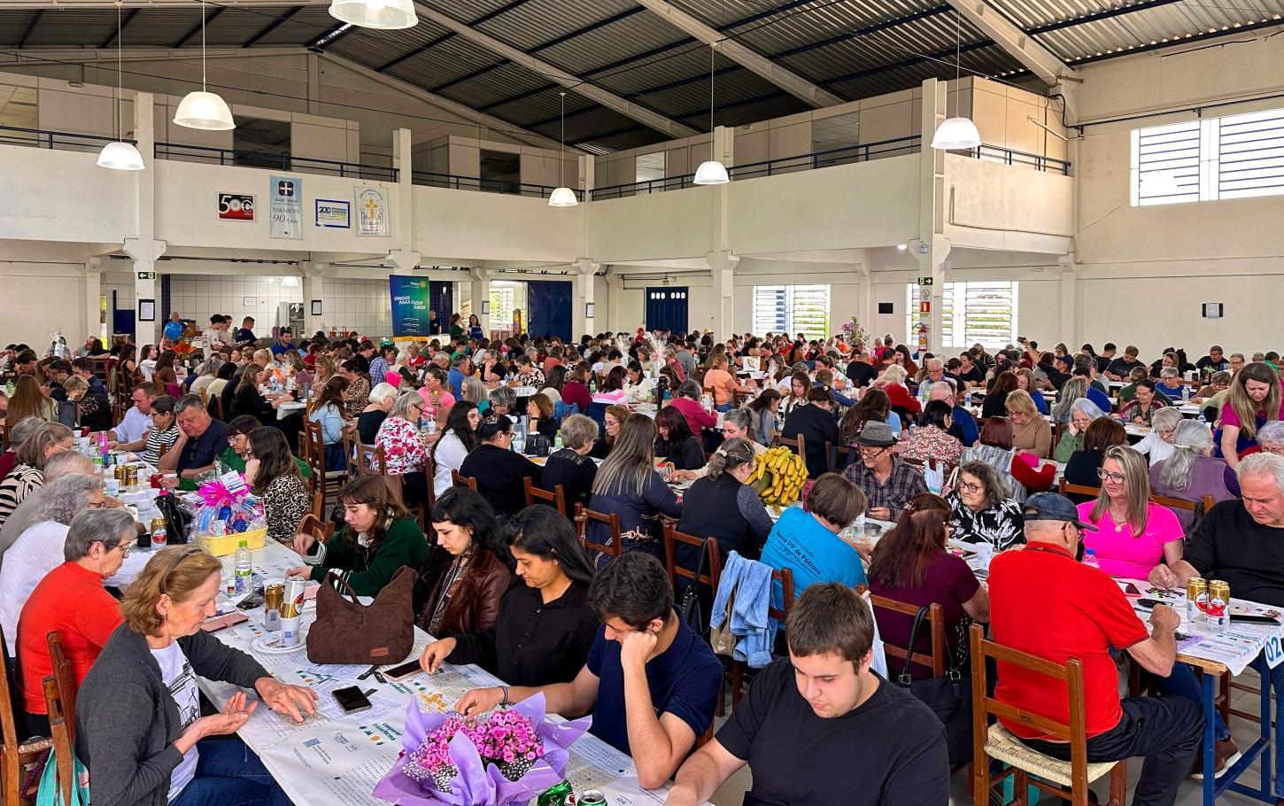 Bingo Solidário do Rotary reúne comunidade em Estância Velha em Apoio à Liga Feminina de Combate ao Câncer