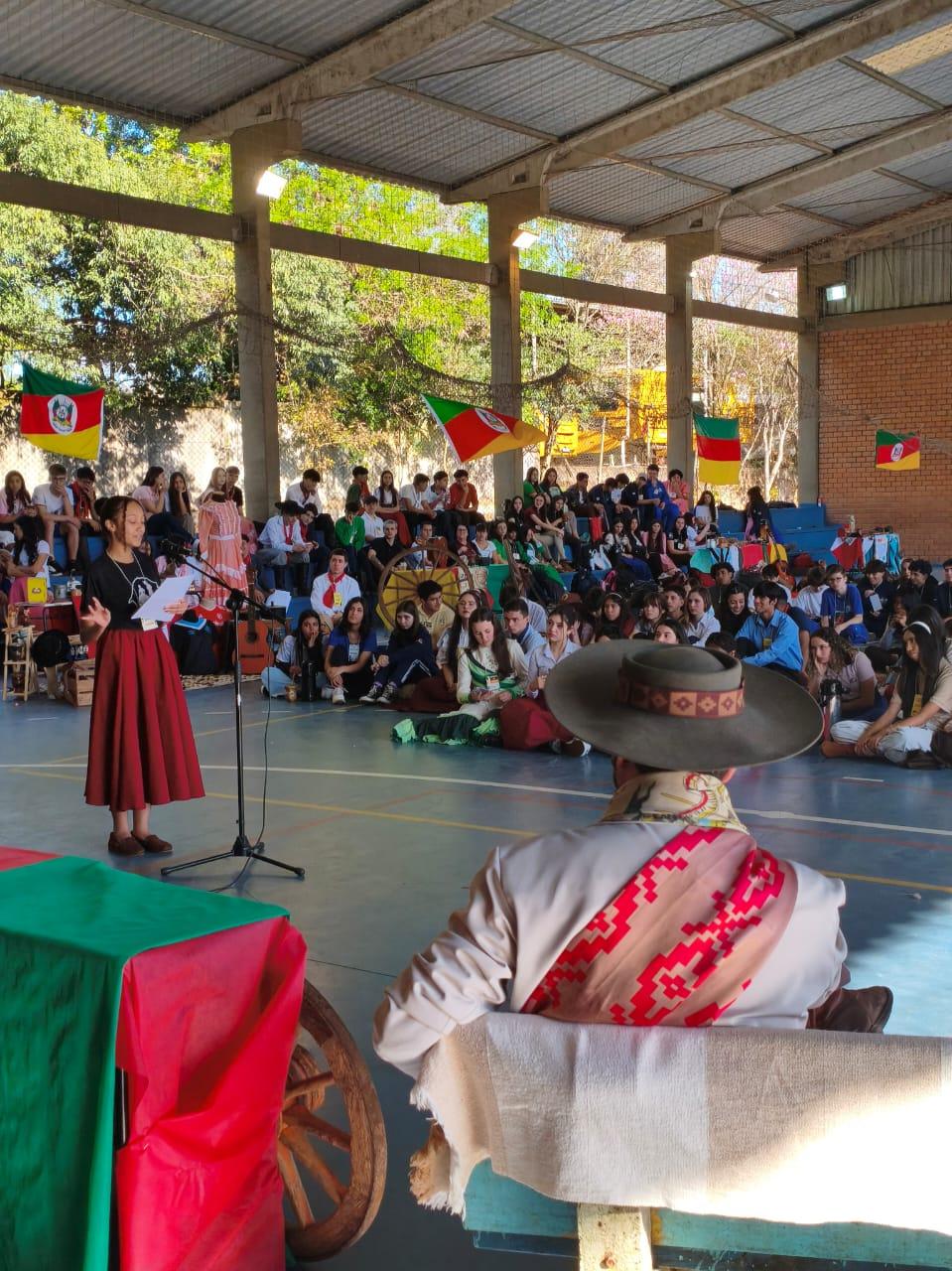 Gincana Farroupilha movimenta Colégio Estadual 8 de Setembro
