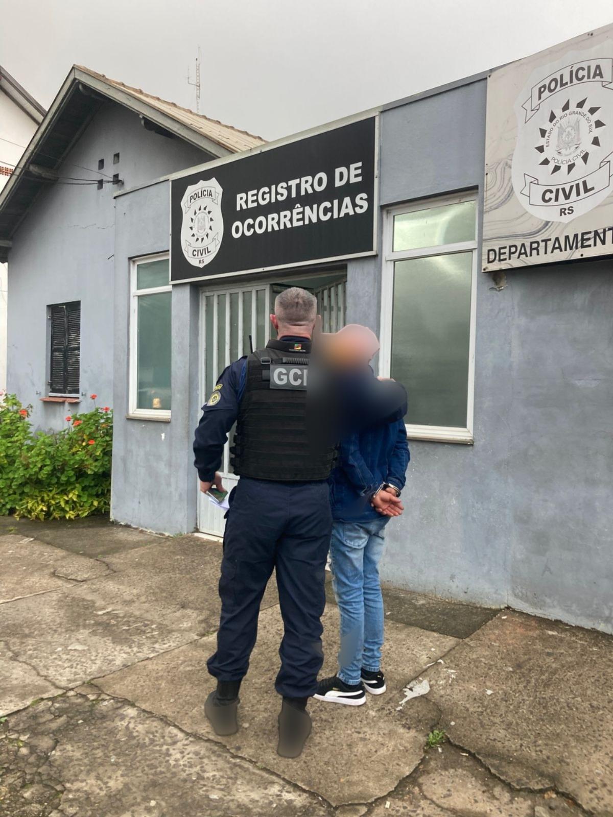 MOTORISTA EMBRIAGADO É PRESO PELA GCM APÓS ACIDENTE DE TRÂNSITO