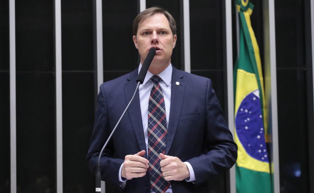 Emenda parlamentar de Lucas Redecker de R$800 mil garante PPCI em todas as escolas municipais