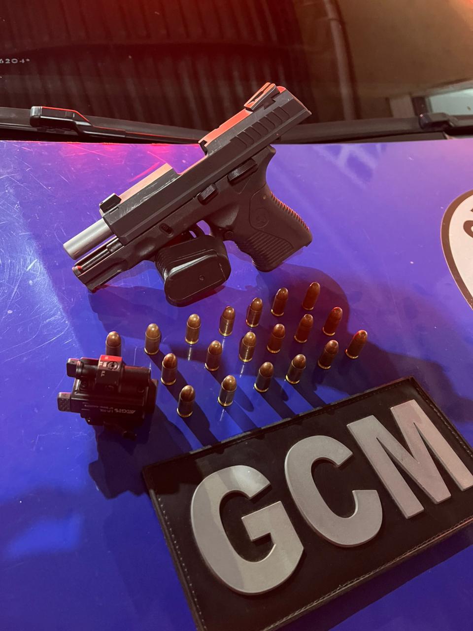 Discussão de trânsito termina com prisão pela GCM por porte ilegal de arma em Estância Velha