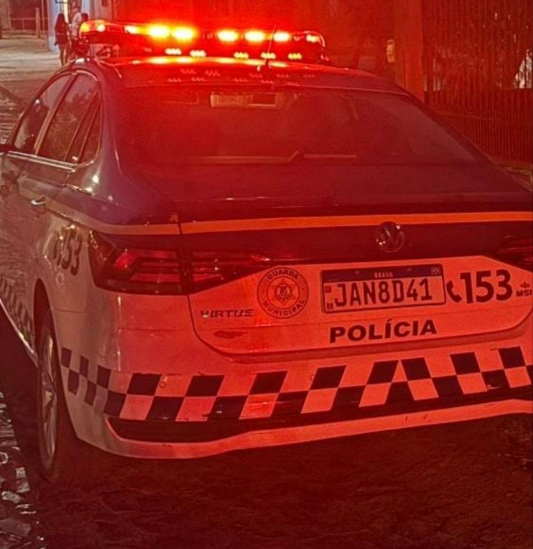 IDOSO É AGREDIDO NA FRENTE DE CASA NO BAIRRO LIRA