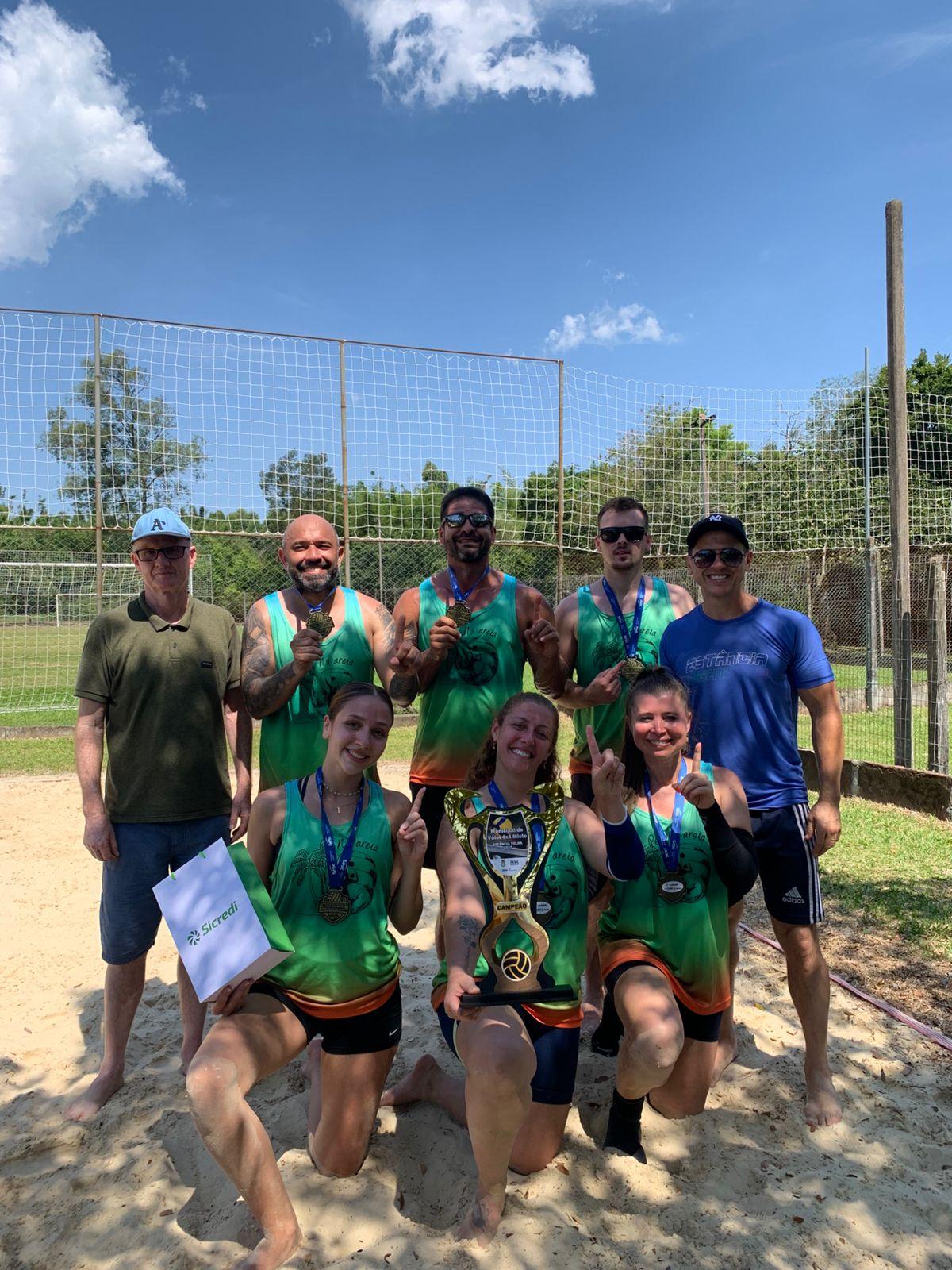 Equipe Pé na Areia vence o 6º Torneio Municipal de Vôlei Misto 4x4