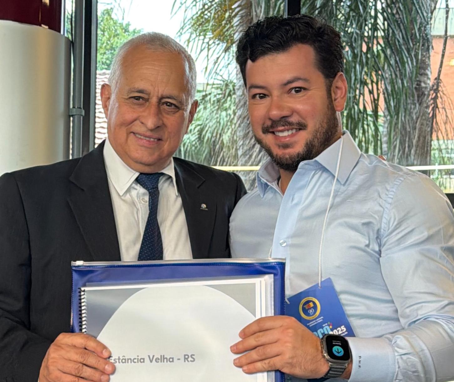 Estância Velha assina Termo de Compromisso pela Primeira Infância no TCE-RS