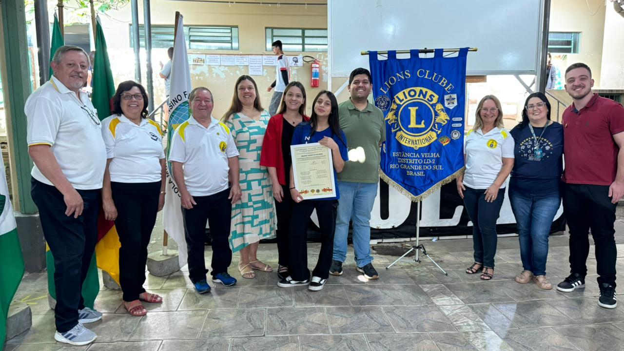 Estudante de Estância Velha conquista 1º lugar em concurso estadual de poesia do Lions Club