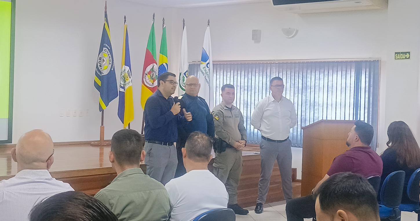 Painel discute segurança pública com foco no comércio local em Estância Velha