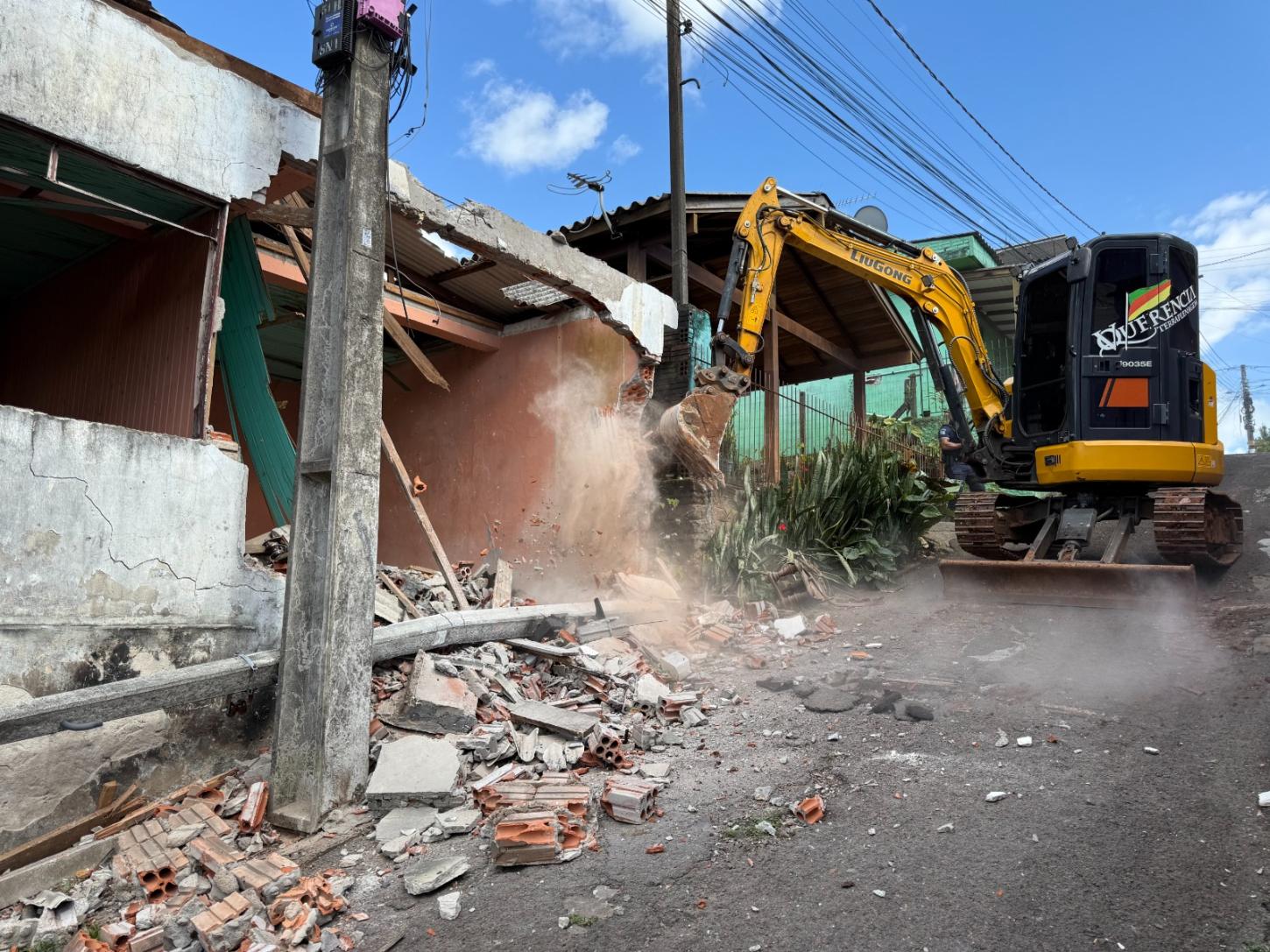 Ponto de tráfico é demolido pelas forças de segurança em Estância Velha