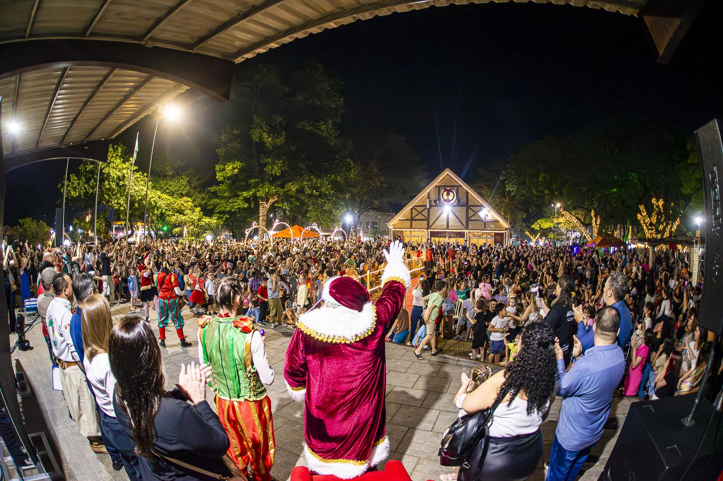 Primeiro final de semana do Natal Família encanta visitantes