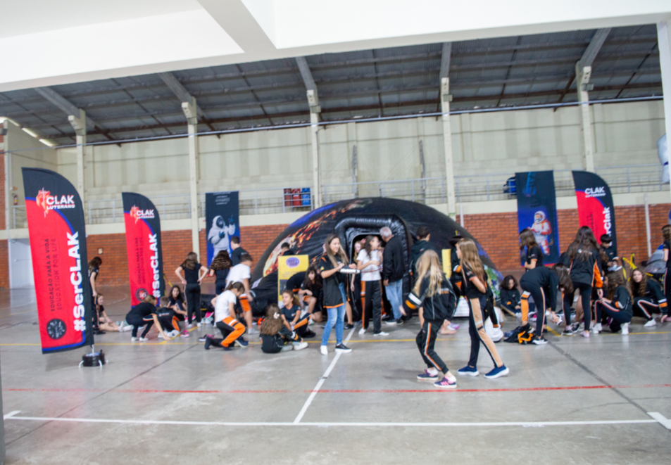 CLAK ON SPACE: A ESTREIA DO PLANETÁRIO URÂNIA EM ESTÂNCIA VELHA