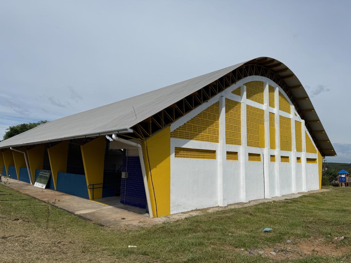 Estância Velha inaugura quadra poliesportiva coberta na Escola Presidente Kennedy