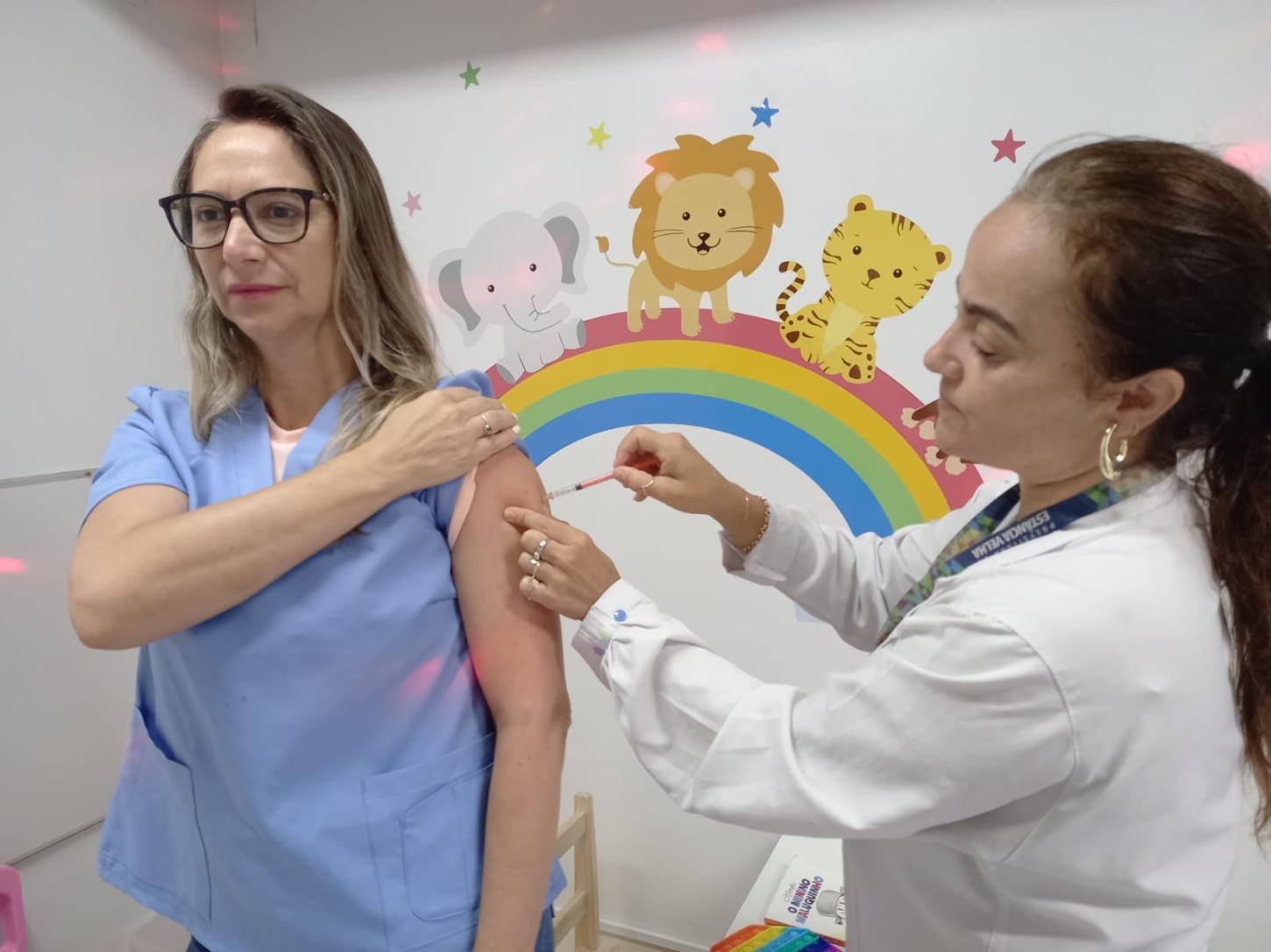 Estância Velha inicia vacinação contra a dengue para profissionais da Saúde