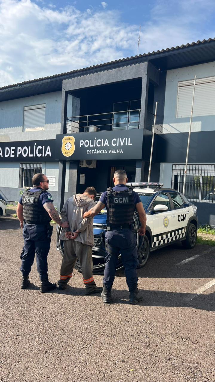 GCM frustra furto de fiação subterrânea e prende criminoso disfarçado em Estância Velha