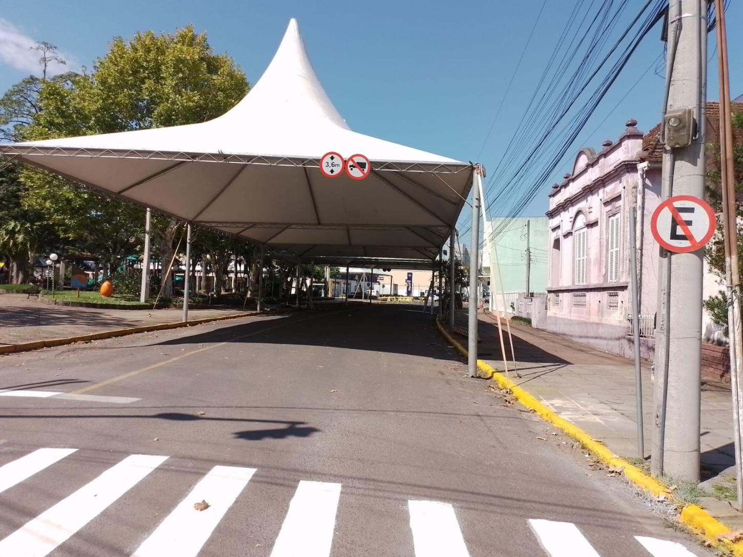 Trecho da Rua Presidente Lucena ficará aberto para carros e motos