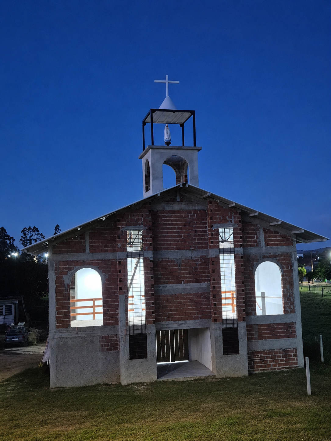 Capela Nossa Senhora de Fátima celebra hoje sua primeira missa no bairro Lago Azul