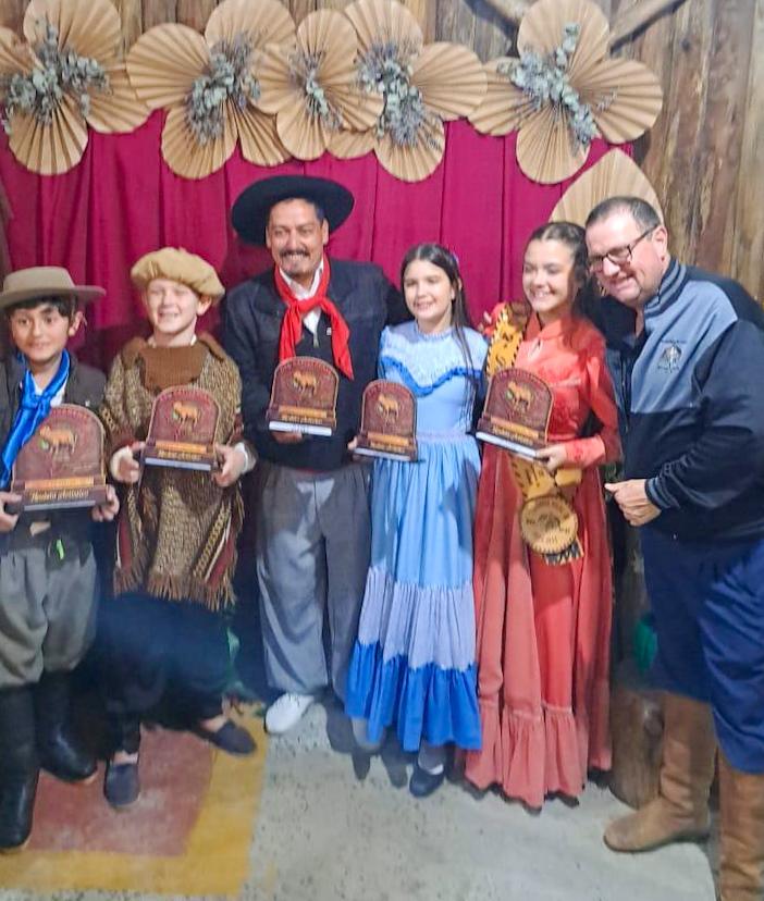 CTG Gaudérios da Saudade conquista premiações no Rodeio em Lindolfo Collor