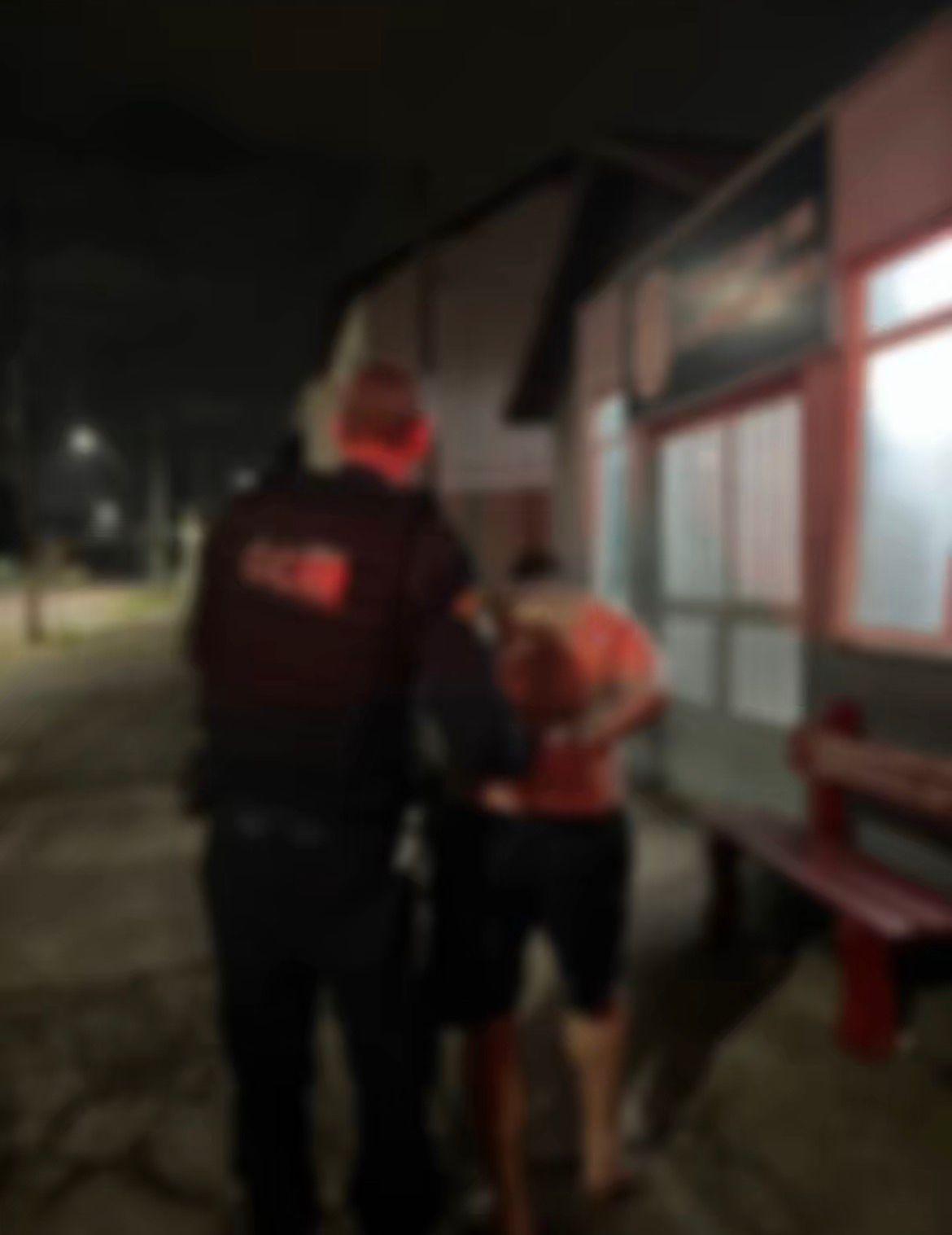 Homem é preso em flagrante pela GCM por violência doméstica e ameaça em Estância Velha