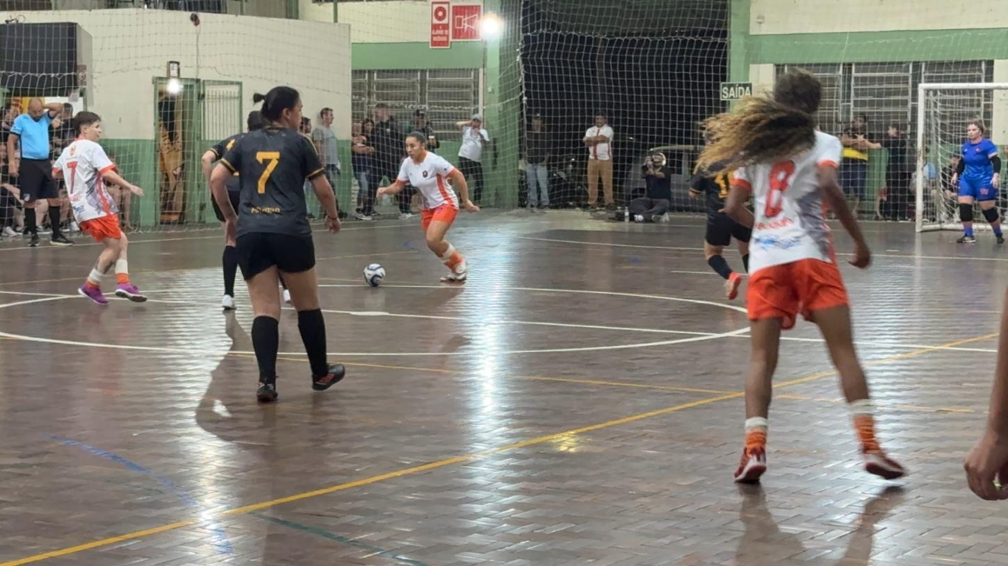 Rodada de sexta encerra primeira fase do Aberto de Futsal Feminino