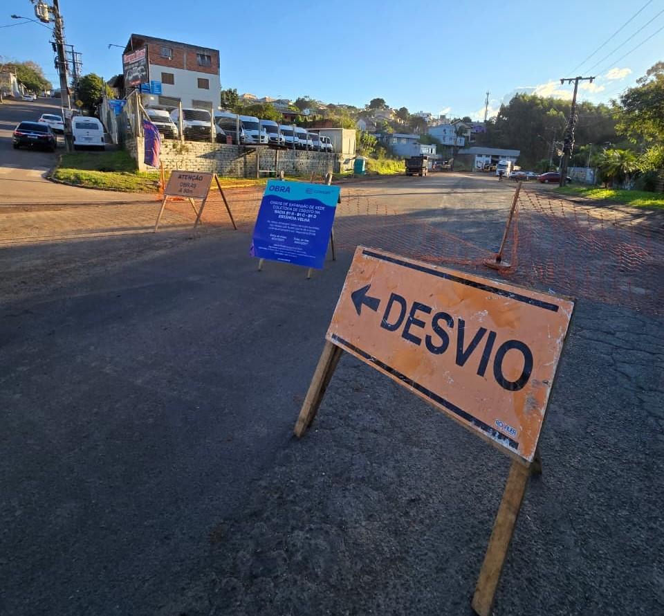Obra da Corsan na rua Presidente Lucena gera alterações no trânsito 