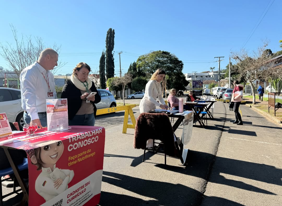SEDEST na Rua leva serviços da assistência social e oportunidades de emprego à comunidade 
