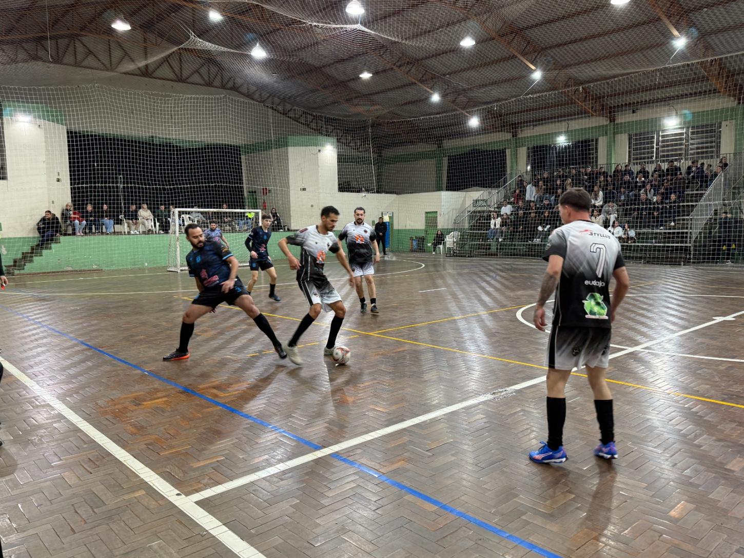 Atentados e Parma decidem o título do Municipal de Futsal da Série Prata