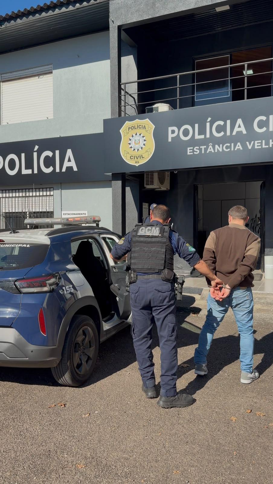 Com documento falso, homem tenta retirar videogame no Centro de Estância Velha e acaba preso pela GCM