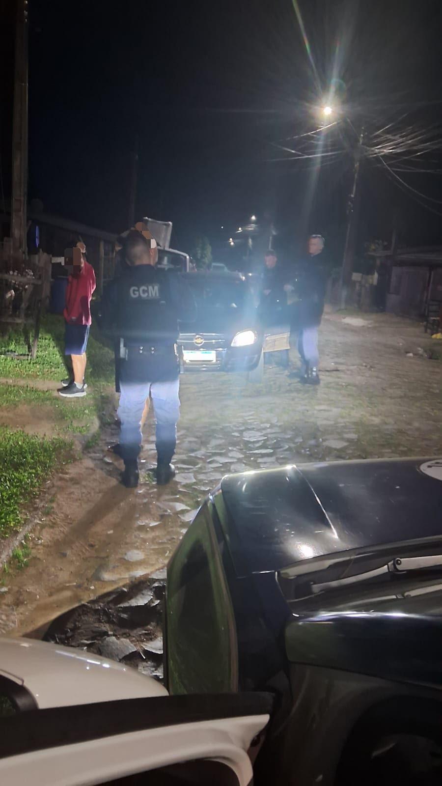 GCM detém dois homens por ameaça durante cobrança de dívida de drogas em Estância Velha