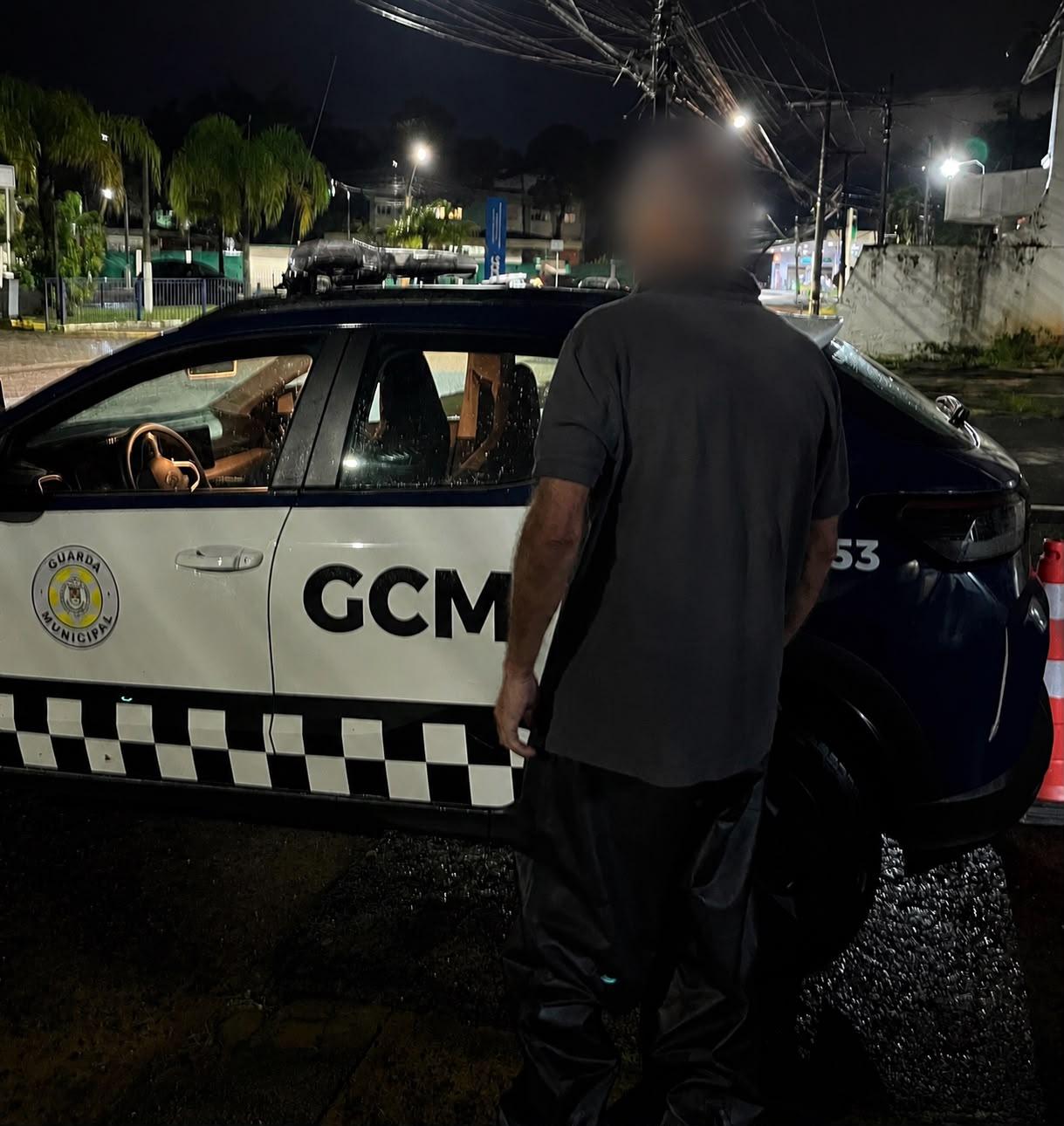 Tarado é detido pela GCM por importunação sexual contra adolescente no Centro de Estância Velha