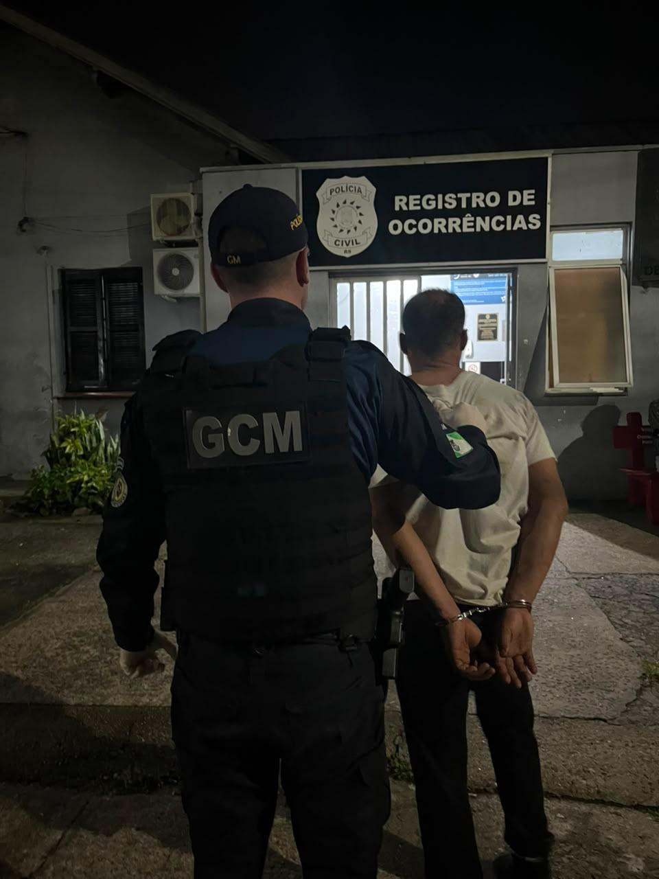 Preso pela GCM após furtar celular e mercadorias no Centro de Estância Velha