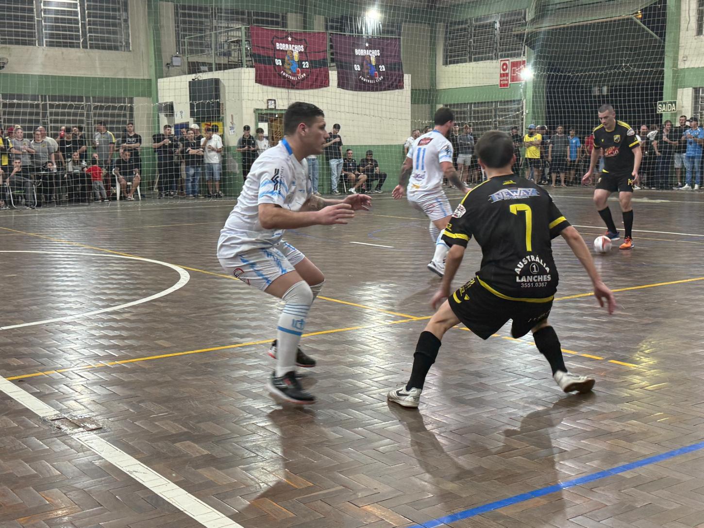 Quartas-de-final do Municipal de Futsal Série Ouro é nesta segunda-feira